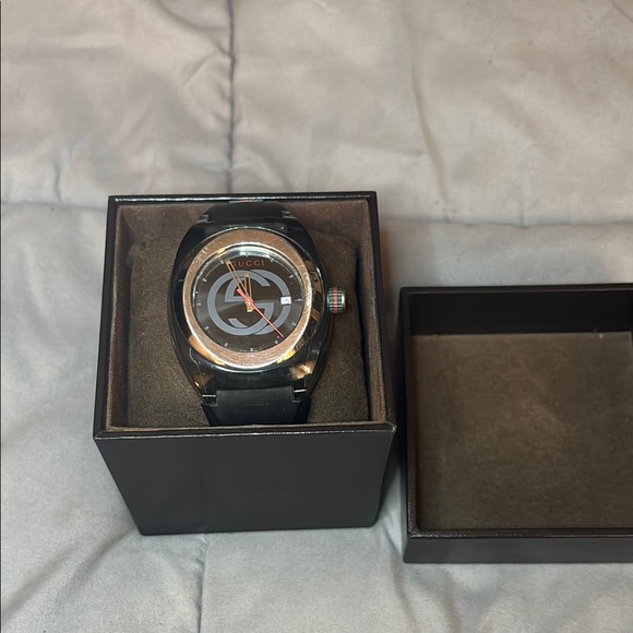 Gucci Black Watch for Men - Picture 1 of 8